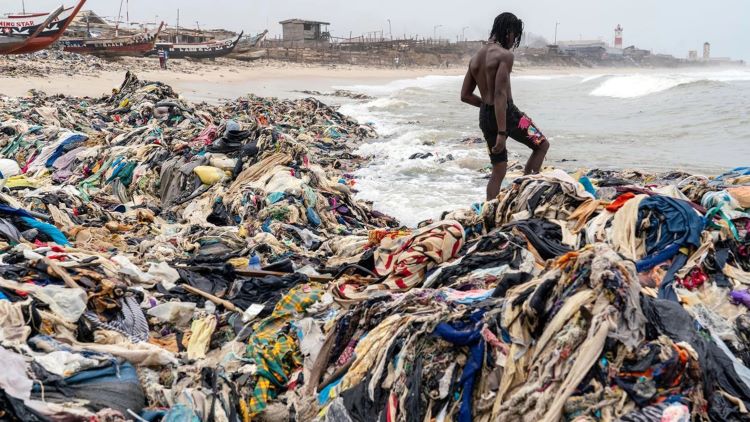 Bãi rác quần áo cũ tại Ghana - quốc gia tại Tây Phi