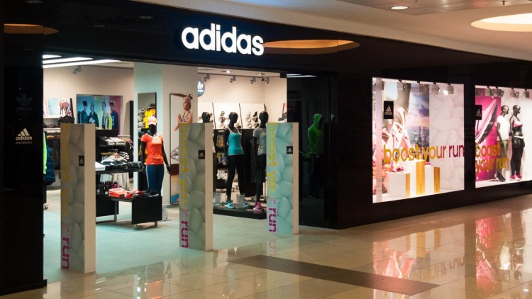 Adidas ngừng hoạt động khoảng 200 cửa hàng tại Nga