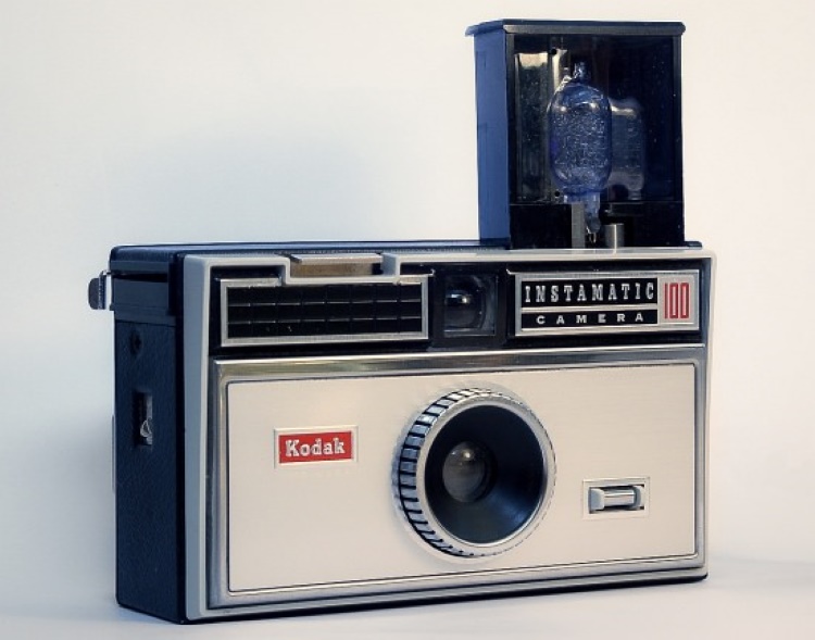 Máy ảnh Kodak Instamatic đã bán được 50 triệc chiếc trong 7 năm